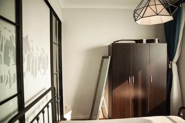 剩男为相亲买54㎡小户型，客厅缩小两倍，硬把一居室改造两室一厅！