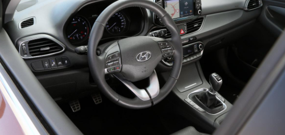 测试现代：旋转范围内均匀分布，舒适的座位