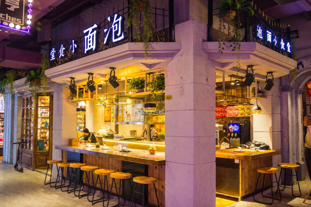 深度测评8个行业，实地探访200家店后，总结出网红店速成的5个套路和持续经营的4个要素