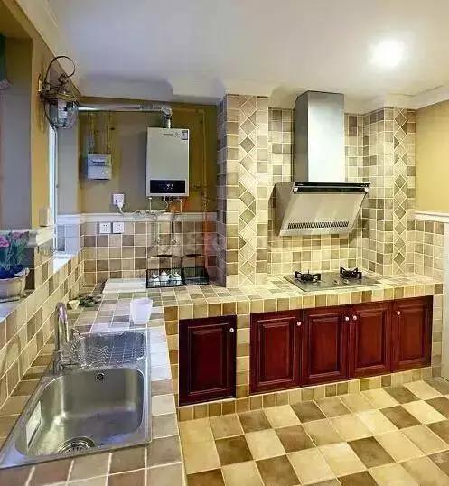 原来橱柜还可以这样做，用“砖砌”价钱省一半，实用又漂亮