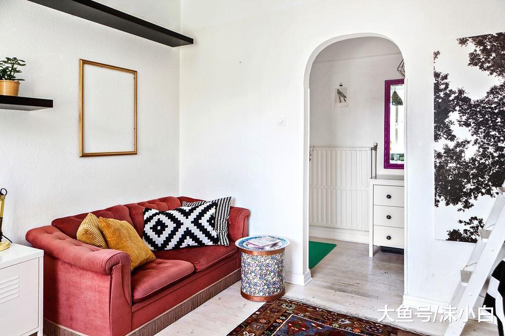 曬姑娘23平小戶型，臥室直接懸在半空中，廚房巴掌大！真心疼