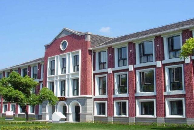 毕业就是公务员的“神秘”的二本，全校只有2000人，鲜为人知