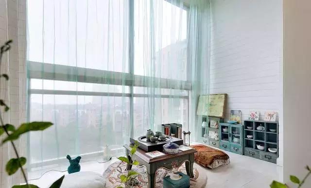 清爽浪漫的田园美式装修图，简单的蓝白配电视墙，效果却如此惊艳