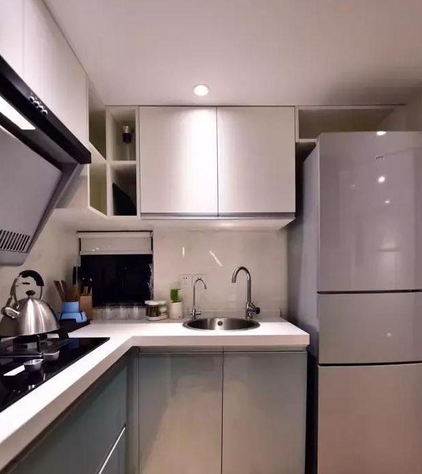 上海28岁女儿和父母睡一张床，25㎡爆改变5房，厕所还是第一次见