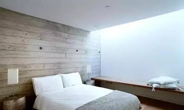 时尚又富有个性的床头背景墙，你家卧室床头也可以这样装