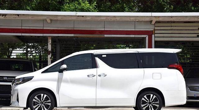 国产MPV要喷字，合资车却不需要！都是MPV待遇为什么不同？