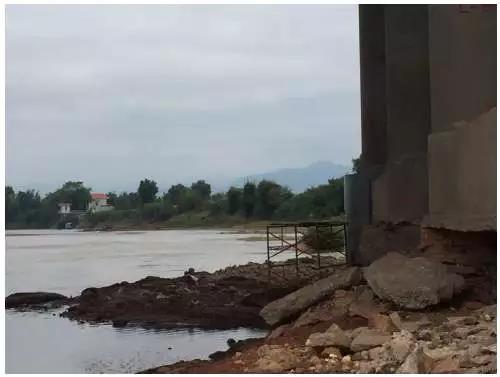 广东云浮3名男子非法盗河砂被判赔偿政府161万元