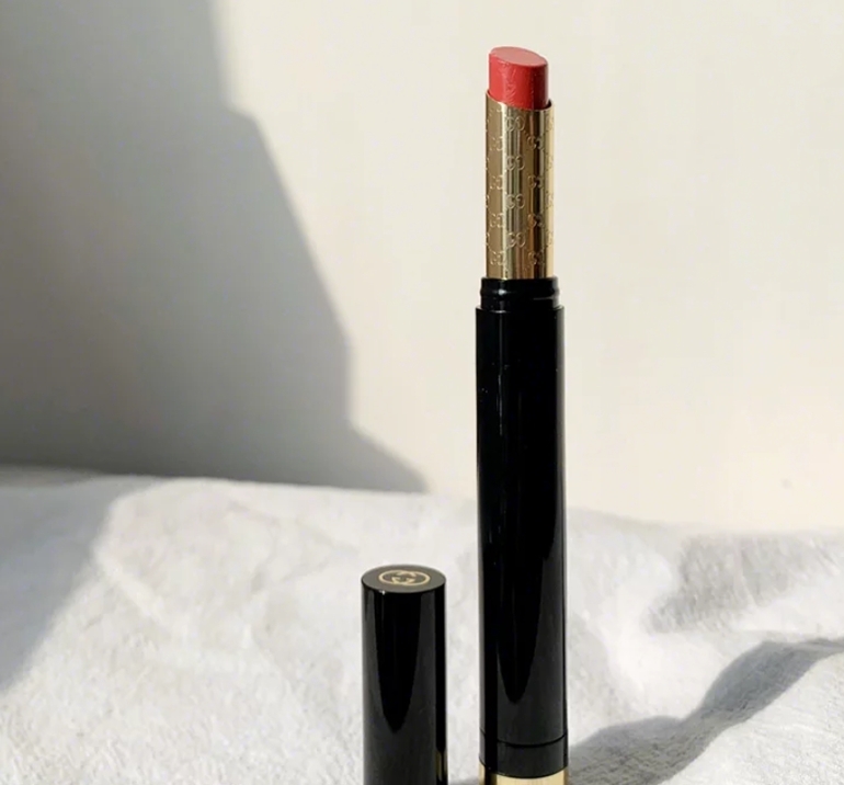 蔻驰口红同样高级，高冷外表少女心