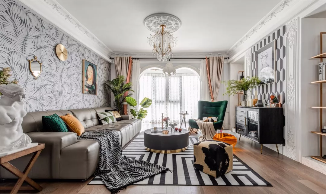 132平的古典轻奢风二居室，典雅的质感让人羡慕不已