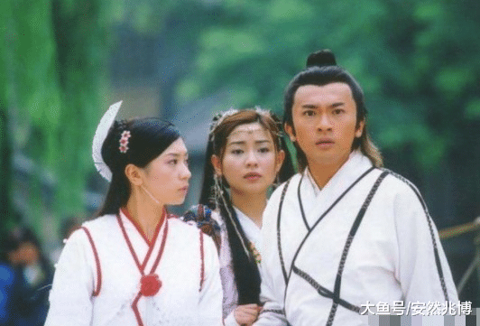 “新倚天”周芷若成白莲花，假睫毛、眉毛都让人出戏！