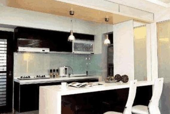 带你参观那英住的豪宅，别墅外墙还有雕花，每个卧室都有露天阳台