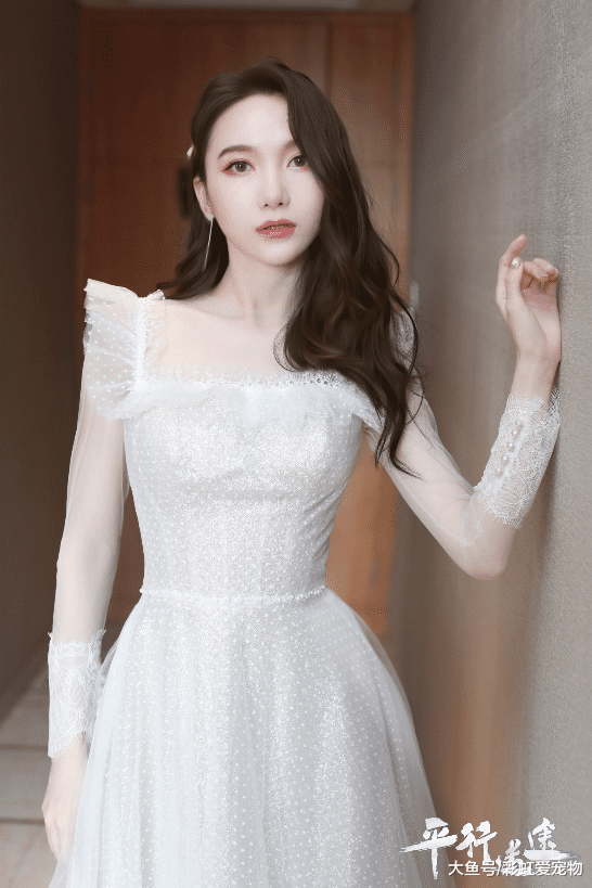 侦爱剧《平行迷途》海报首发 亮相互联网影视峰会