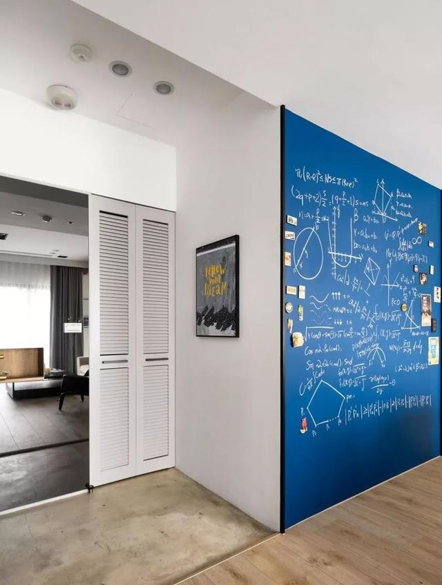 请把墙上这几平米，还给中国孩子