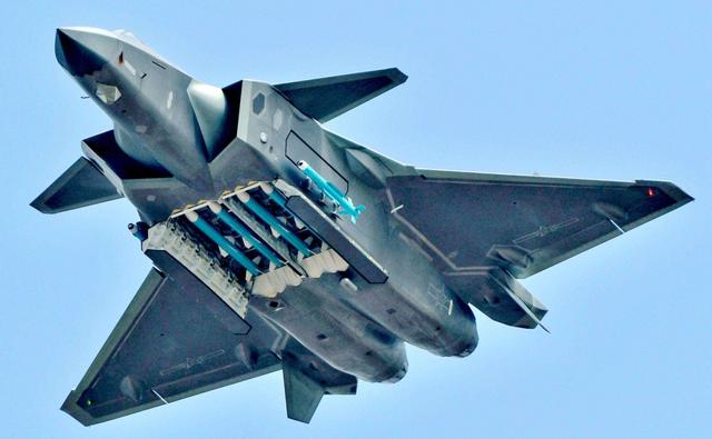 世界顶级隐身战机：歼20新照霸气曝光，目前已成建制列装