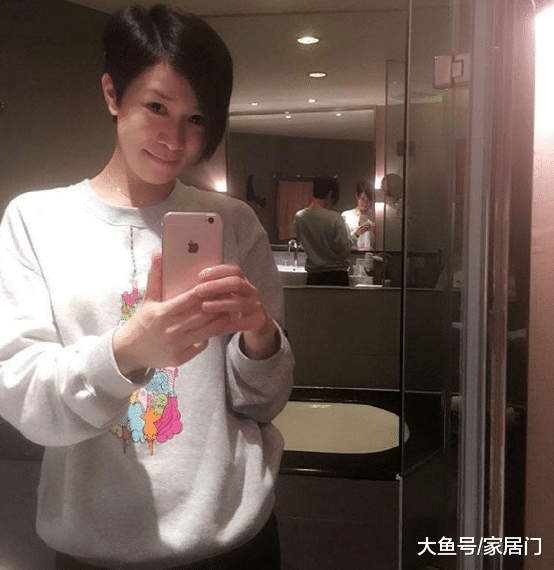 带你参观佘诗曼住的豪宅，平时在家喜欢做料理，生活中很节俭
