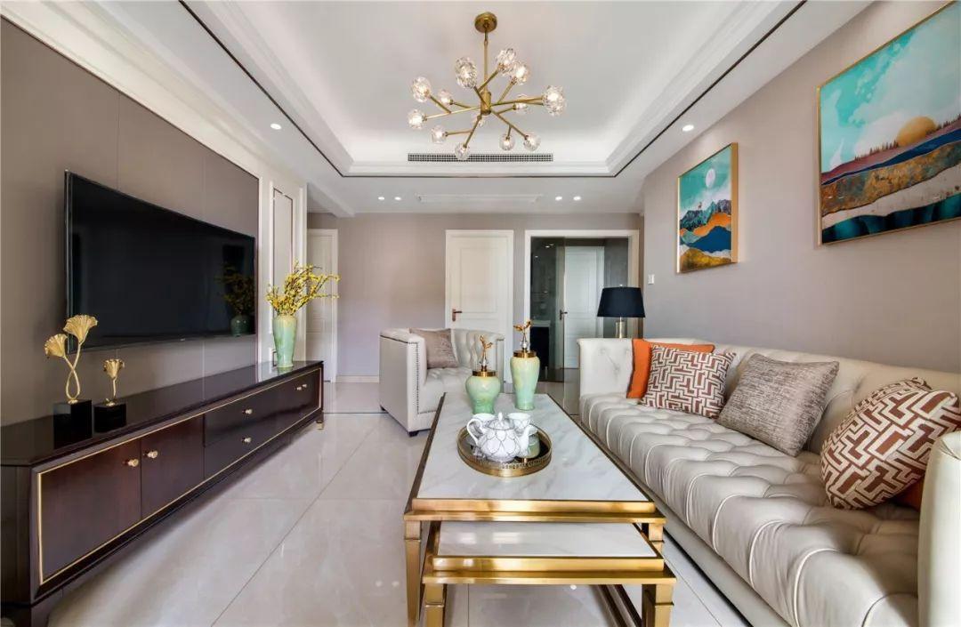 简洁现代化的硬装，搭配精致轻奢的软装，这样的三居室实在不错！