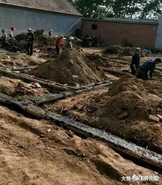 河南网友10万建两层小楼，楼面楼梯用预制板，这样省钱合理吗？