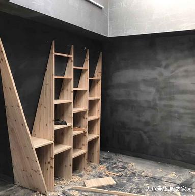 把旅行的錢攢下來買了三層小樓，朋友都不敢來家里做客