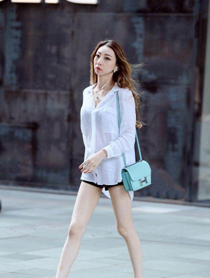 摄影-＂透明薄纱装＂给人一种＂朦胧美＂，性感撩人又不失时尚感