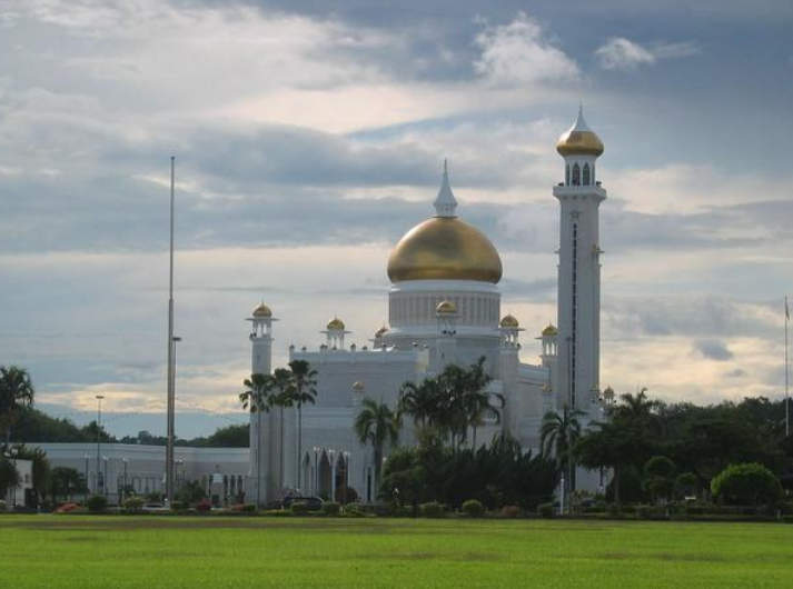 全球第一豪宅：耗资349亿光车位就7千个，面积达20万平极其奢侈