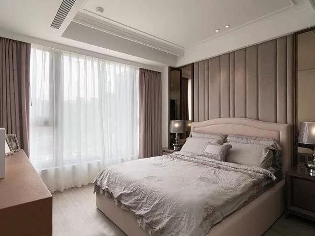 参观领导的新家，没想到客厅只装几块玻璃，就多了一间书房！