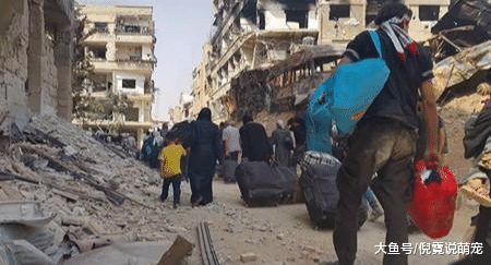 大量外国人前往叙利亚交易，只因美女明码标价300人民币带走一个