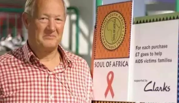 33岁中餐馆打工，邂逅英国70岁首富为他连生3娃后走上人生巅峰！