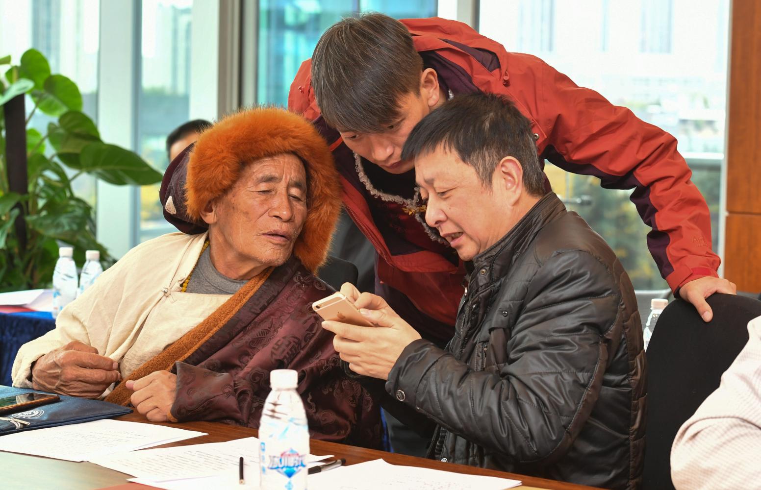 产业扶贫“精准滴灌” 成都高新区全域帮扶甘孜德格县