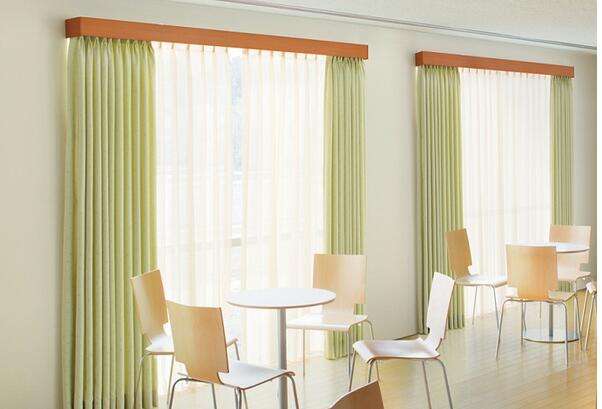 裝修窗簾萬萬不要用羅馬桿了，有錢人都興裝這種，美觀又方便