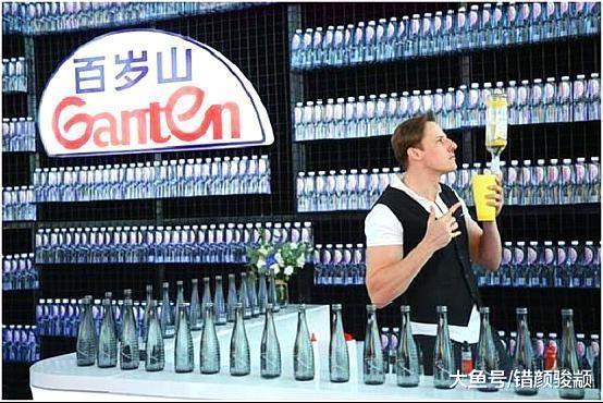 中國“水中貴族”：將昔日老大康師傅拉下馬，一瓶3元能賺多少？