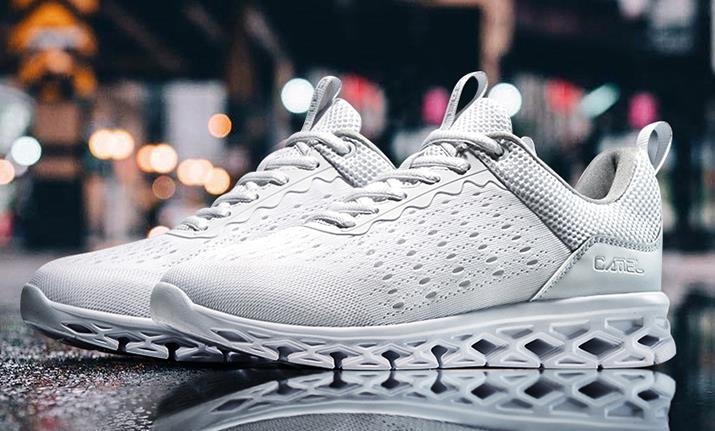 在中国烂大街的国产跑鞋，出口换个“马甲”成了奢侈品，网友：真骄傲