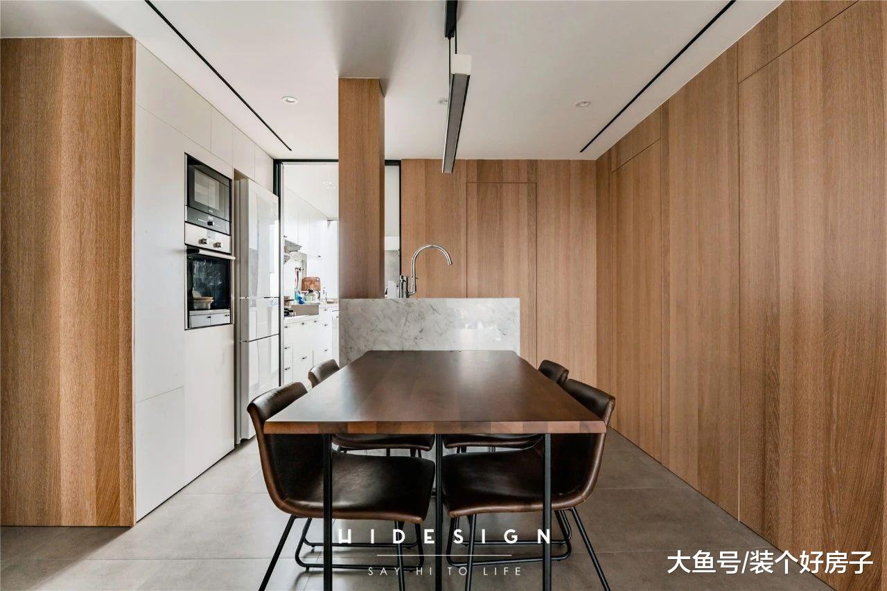 合理利用每1㎡，她100㎡的家原地多出20㎡，2室变3室，还有超大岛台餐桌！