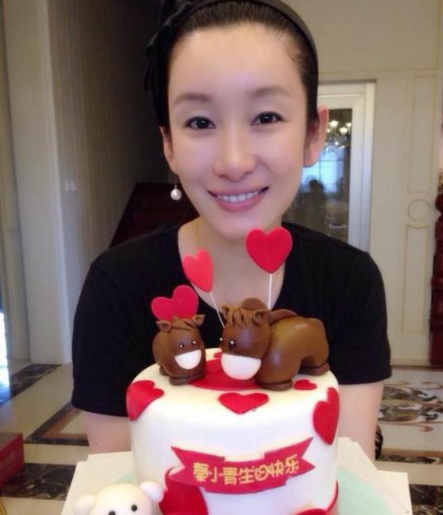 晒秦海璐现实的豪宅，高跟鞋多到鞋柜放不下，在家地位不是一般高