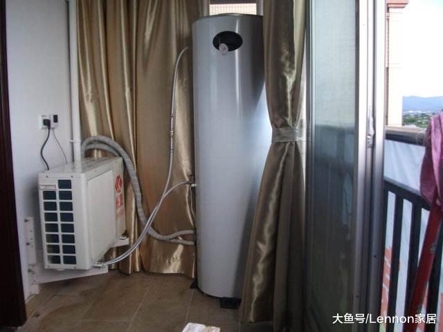 卫生间别装热水器了，如今都流行在阳台安装这个，节能又环保