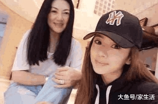 帶你參觀程曉玥的豪宅，從小過著白富美的生活，家里還有私人泳池