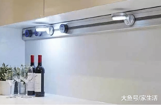 若是工人這樣裝廚房插座，驗收都不用看，直接給錢就行