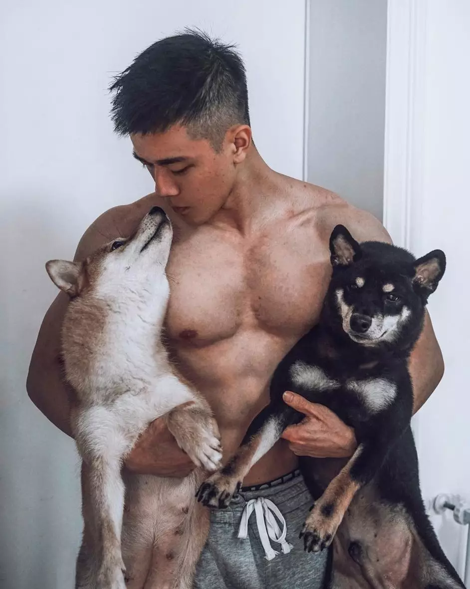 胸体育小哥の湿身写真！据说还是个肌肉