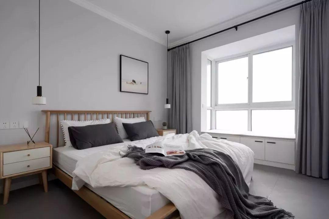 飘窗窗台太冰冷？加层坐垫，坐着舒服，看着温馨！