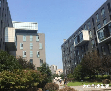 为什么有钱人都喜欢住一楼？售房小姐说出内情，才知这么划算