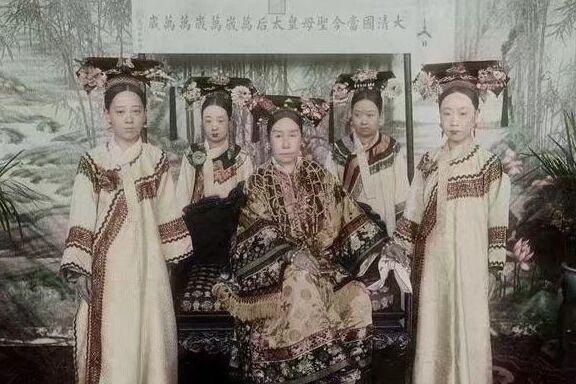 慈禧第一次看到灯泡, 说了一句经典的话, 至今都让人觉得哭笑不得