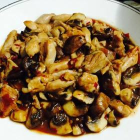 豉油蘑菇雞丁，特別好吃，朋友吃了贊不覺口