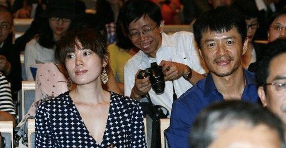 段奕宏日本娇妻长相曝光，白得锃光瓦亮，难怪藏那么严实！