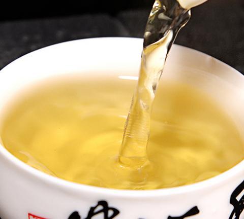 晨起一杯养生茶，肝脏爱喝的水，远离肝硬化，身体一天比一天好