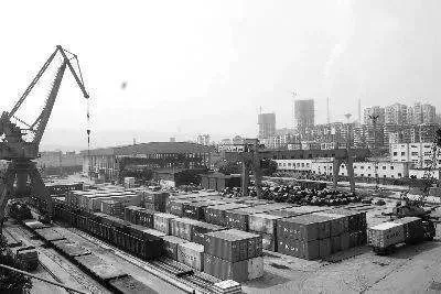 地王傍身，一路向坡？