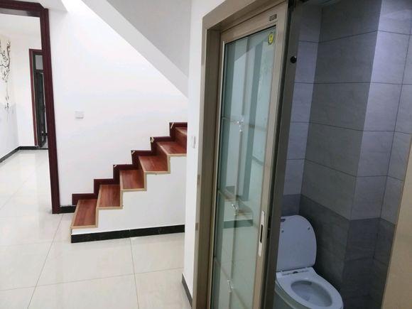 自己装修的联排复式楼，也没有什么设计方案，装了五个多月