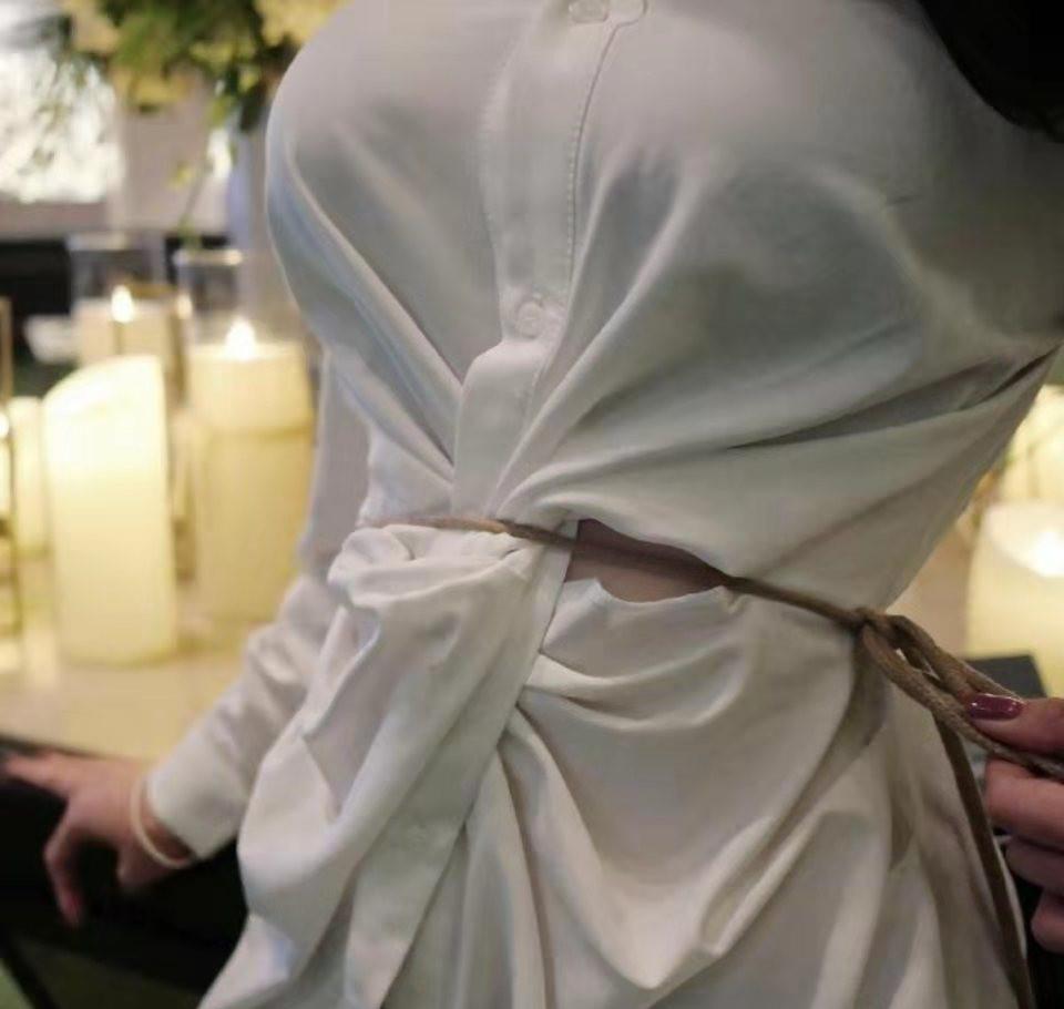 穿搭摄影：衣服买大了有点尴尬，找了绳子做束腰吧