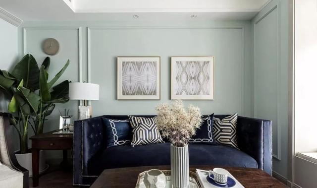 买的新房三居室，美式风装修，厨房选用蓝灰色橱柜，时尚，大气