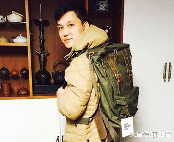 晒晒主持人李锐住的豪宅，一家三口温馨幸福，家里还有私人健身房