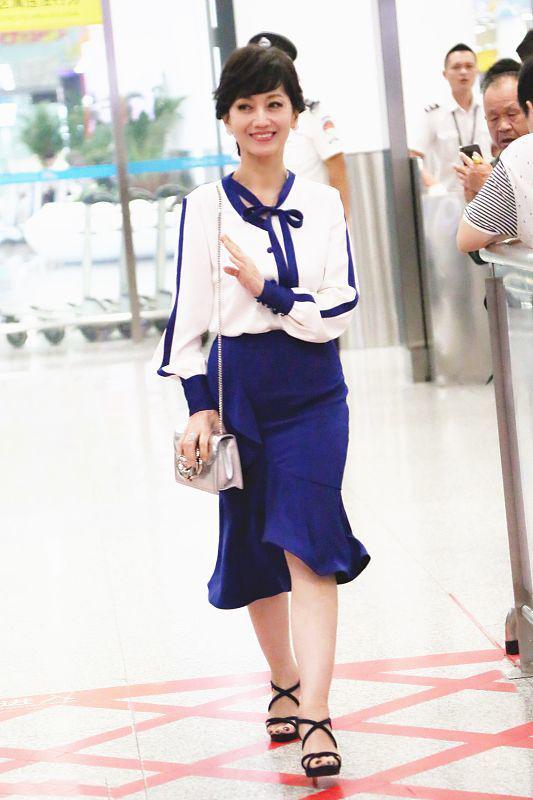 赵雅芝始终不见老气啊！64岁的老女人你见过这样会打扮的？服了