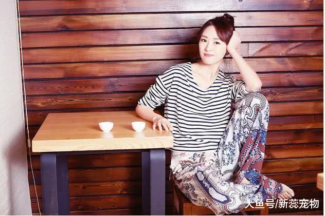 她曾被张默家暴，张国立亲自登门道歉，如今跻身一线，颜值不低